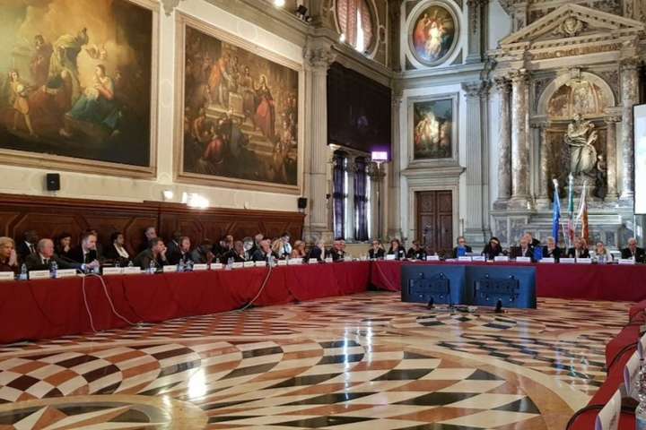 Реформа Конституційного суду: Венеційська комісія опублікувала нові висновки