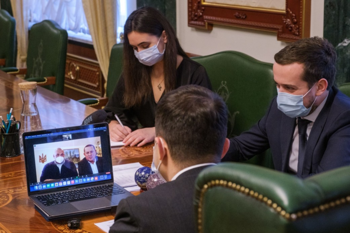 За три дня до выборов: Зеленский разговаривал с Вирастюком о вакцинации на Прикарпатье