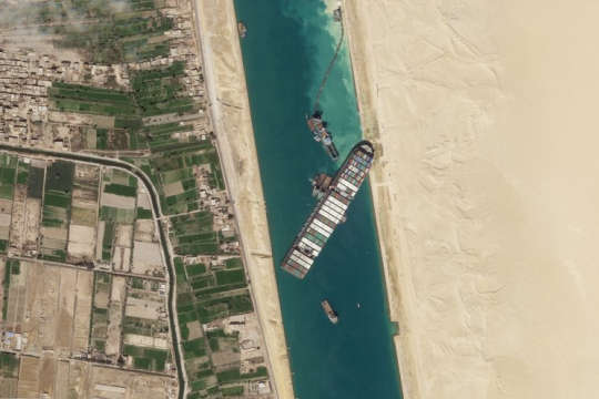 Суецький канал розширять після історії з контейнеровозом Ever Given