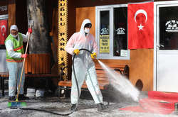 Туреччина послаблює карантинні обмеження, але залишає комендантську годину