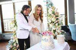 Срібне весілля. Ольга Сумська похизувалася своєю сукнею та незвичним тортом (фото)