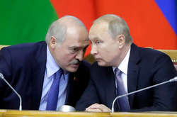 «Управління гнівом». Як страх смерті штовхає Лукашенка в обійми Путіна