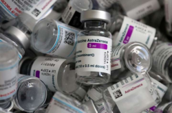 Минздрав срочно зарегистрировал вакцину AstraZeneca, произведенную в ЕС
