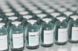 Канада разрешила комбинировать различные вакцины против Covid-19