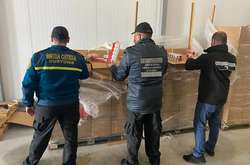 Заховав у вишнях. На кордоні з Румунією виявили 400 ящиків контрабандних сигарет