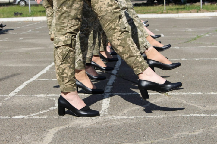 Парад 24 августа. Сеть разозлила идея одеть женщин-военных в туфли на каблуках (фото)