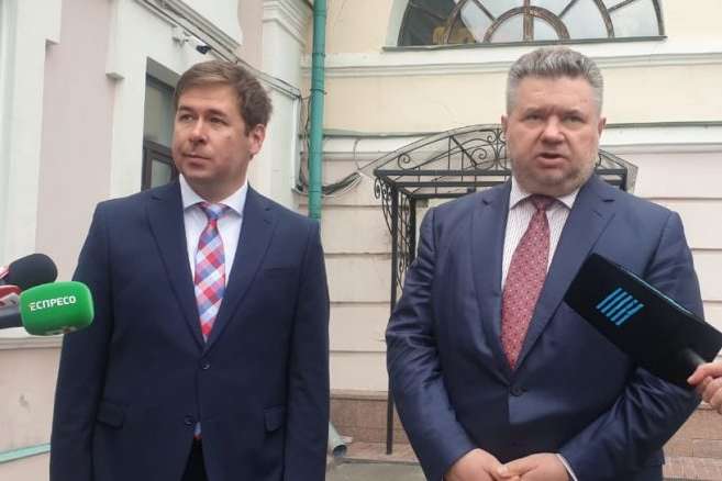 «Плівки Бігуса»: адвокати Порошенка подали до суду на президента Зеленського