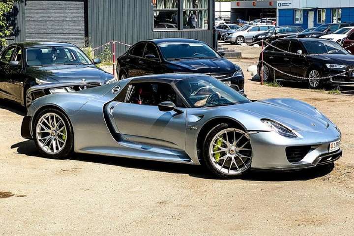 В Україні з’явився найдорожчий спорткар Porsche (фото)