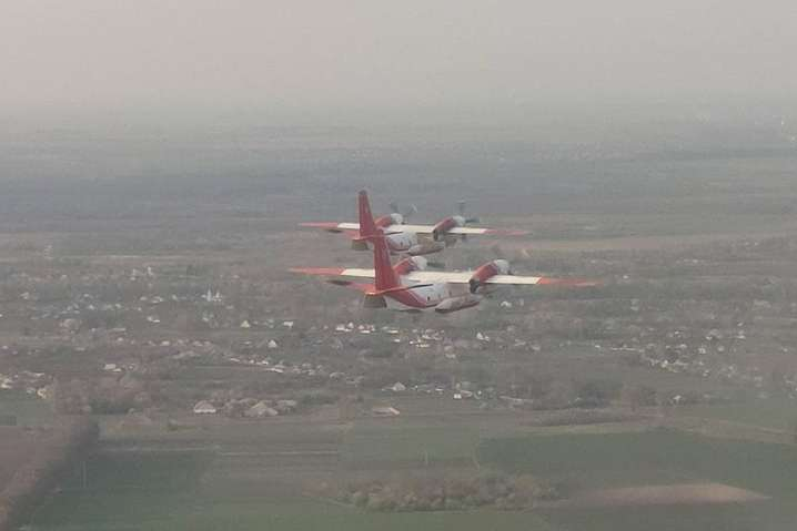 Украина отправила в Турцию пожарные самолеты