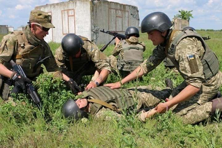 Загострення на Донбасі, секс-скандал, спійманий «смотрящій». Новини 10 серпня за хвилину