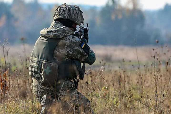 Сутки на Донбассе: боевики стреляли из гранатометов и пулеметов