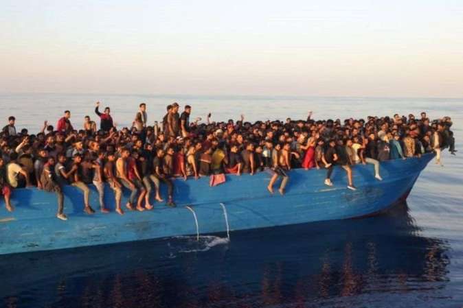 500 в одному човні. В Італії врятували рекордну кількість мігрантів