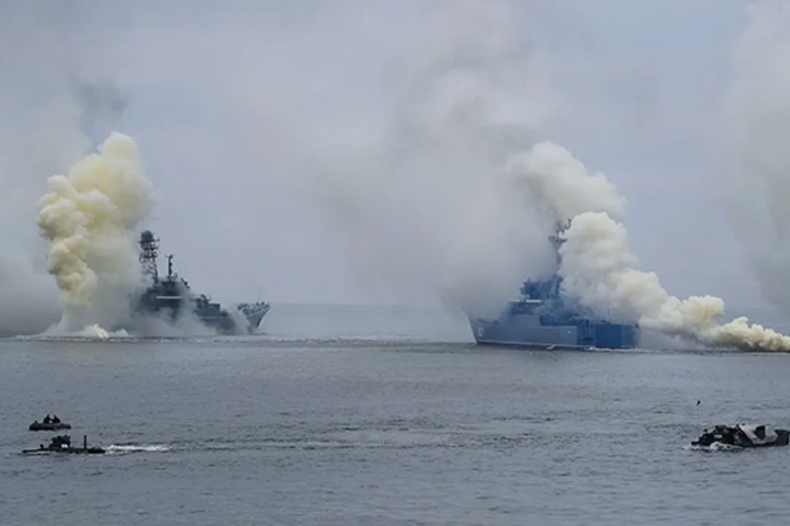 Россия устроила масштабные учения в Черном море