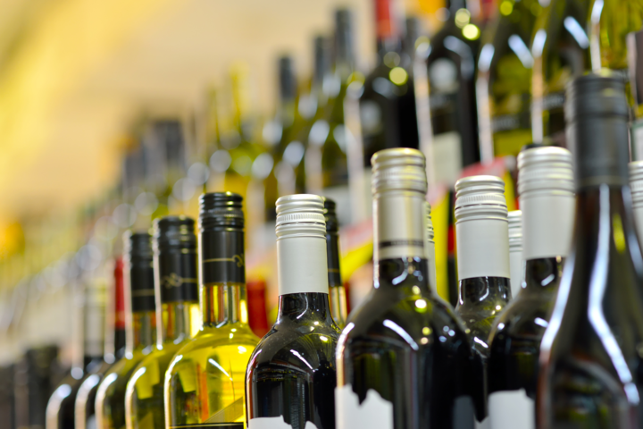 В Украине с 1 октября изменятся правила продажи алкоголя