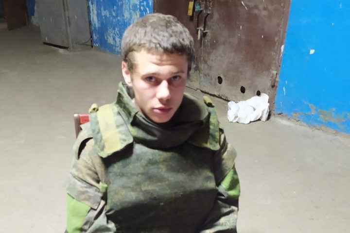 СБУ показала видео допроса боевика «ЛНР», который сдался военным