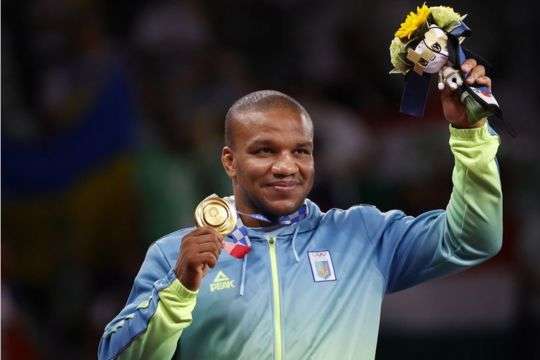 Беленюк продає золоту медаль Олімпіади в Токіо