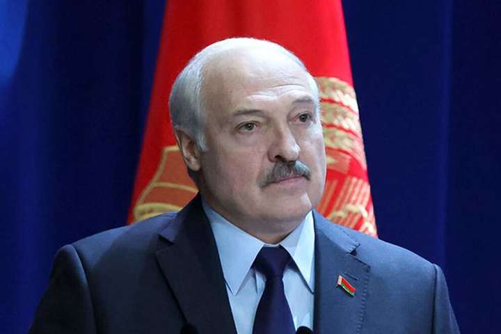 Лукашенко розповів білорусам, які везуть картоплю з України, про «здорову» їжу 