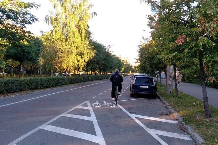У Києві введуть нові дорожні елементи для велосипедистів 