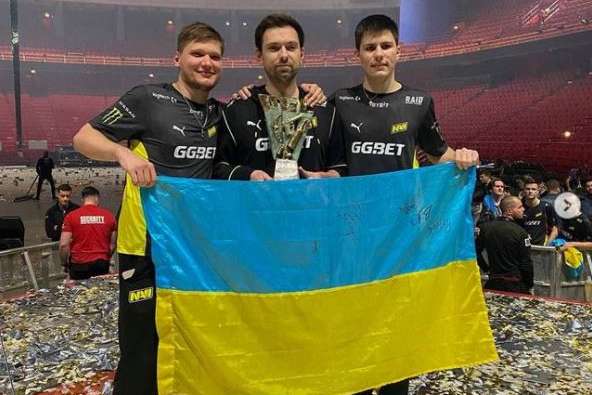Зеленський привітав кіберспортивну команду з перемогою на чемпіонаті світу з CS:GO
