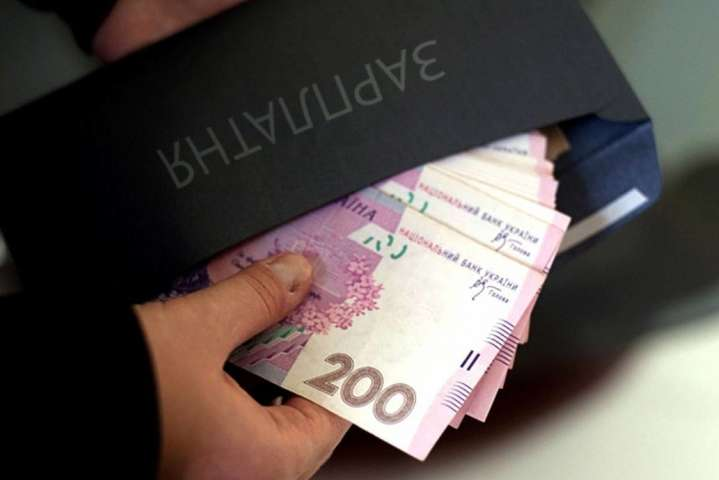 Налоговики проводят масштабную проверку зарплат: кого могут оштрафовать на 60 тысяч грн 