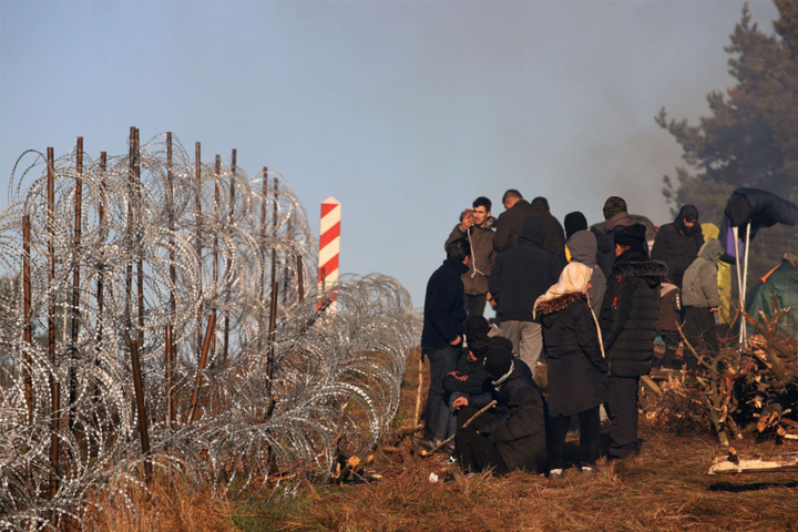 МВД: Беларусь должна забрать мигрантов, если те прорвутся в Украину 