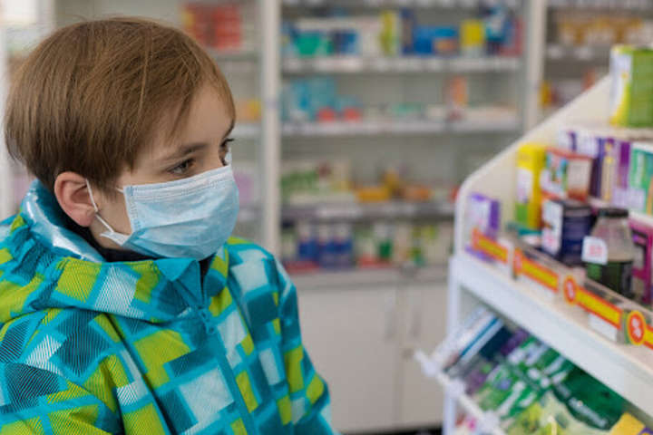 В Україні ввели штрафи за продаж ліків дітям