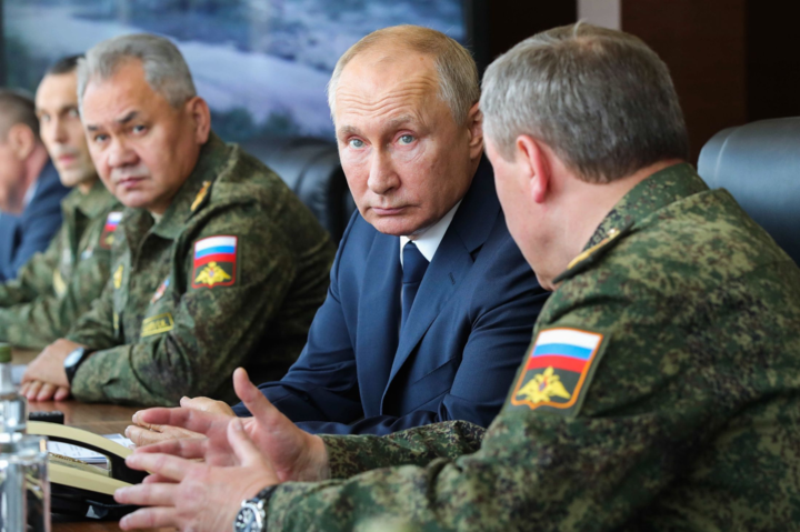 Путин предложил Украине наладить отношения, но назвал новые «красные линии»