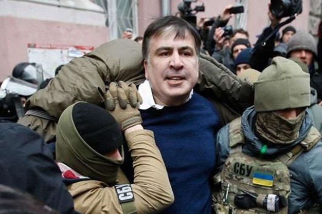 Вытащили из ресторана и выбросили из страны. Почему застряло дело «Саакашвили против пограничников»