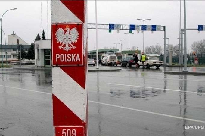 Польща посилила правила в'їзду для українців