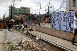 Супертайфун на Філіппінах забрав життя більше 140 людей (відео)