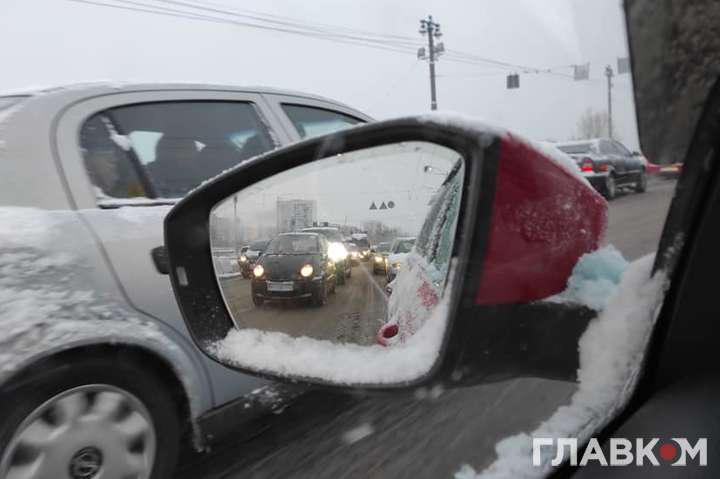 Як уникнути аварії взимку: поліція дала 10 важливих порад водіям