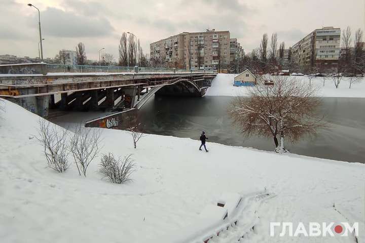 ДСНС попереджає українців про тонкий лід: з початку грудня потонула 31 людина