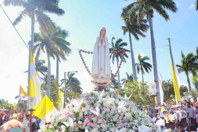 Цьогоріч статуї Діви Марії знову подорожуватимуть світом