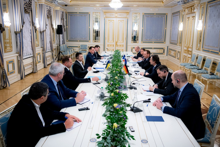 Офис президента показал, что Зеленский в Украине (фото)