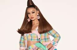 Модель Джиджи Хадид снялась в образе Барби для весенней коллекции Moschino (фото)