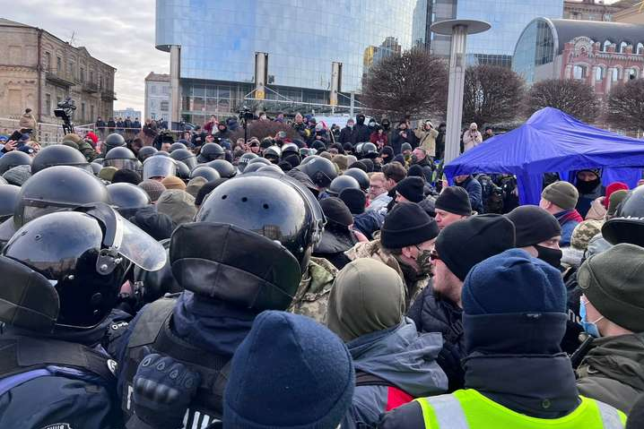 Избрание меры пресечения Порошенко: что происходит возле суда (фото, видео)