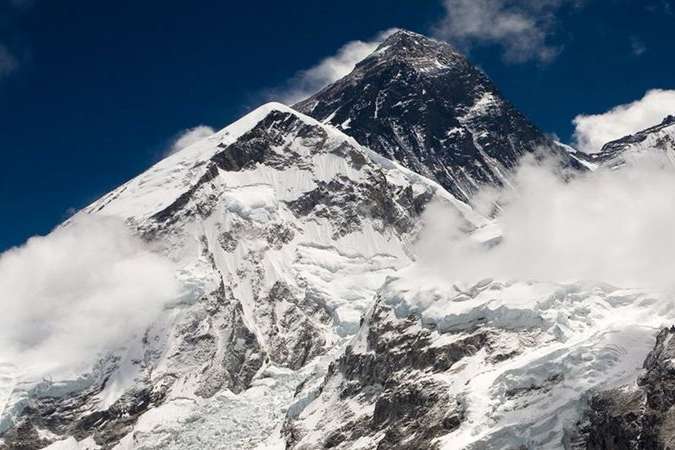 Льодовики Евересту стрімко тануть: чим це загрожує 