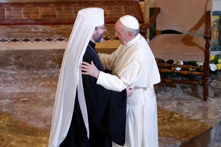 Допоможе встановити мир: голова УГКЦ запросив Папу Римського в Україну
