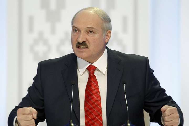 Лукашенко обурений: «Укрзалізниця» призупиняє транзит білоруських калійних добрив 