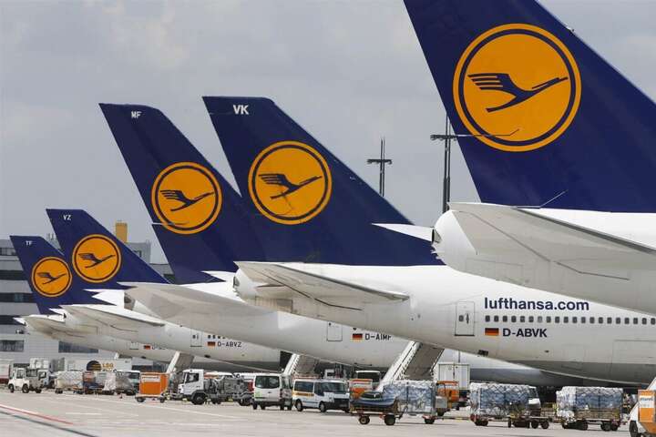 Німецький авіаперевізник призупиняє рейси до Росії