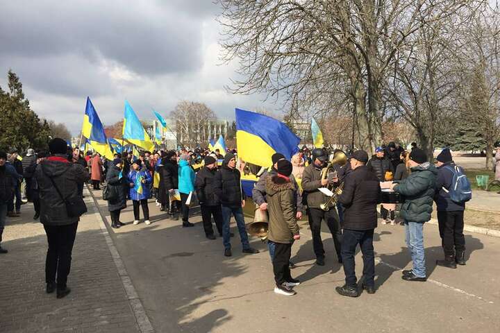 «Олешки – це Україна!»: жителі Херсонщини вийшли на мітинг проти окупації (відео)