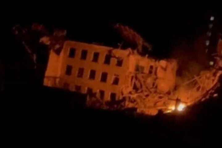 Окупанти здійснили авіаудар по Житомиру: зруйновано гуртожиток (відео)