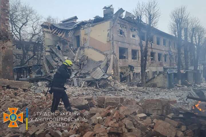 Обстріл Дніпра. Рятувальники розповіли подробиці (фото)