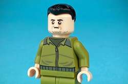 Рітейлер Lego випустив фігурки Зеленського і зібрав для України понад $16 тис.