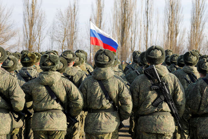 Окупанти перетворюють школи на півночі Криму на військові бази 
