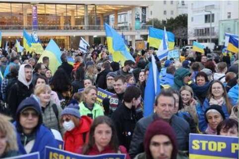 У Тель-Авіві багатотисячний мітинг на підтримку України. Три вимоги ізраїльтян до уряду