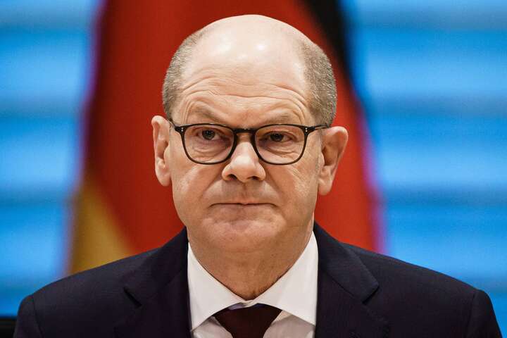 Канцлер Германии призвал ввести эмбарго на российские нефть и газ