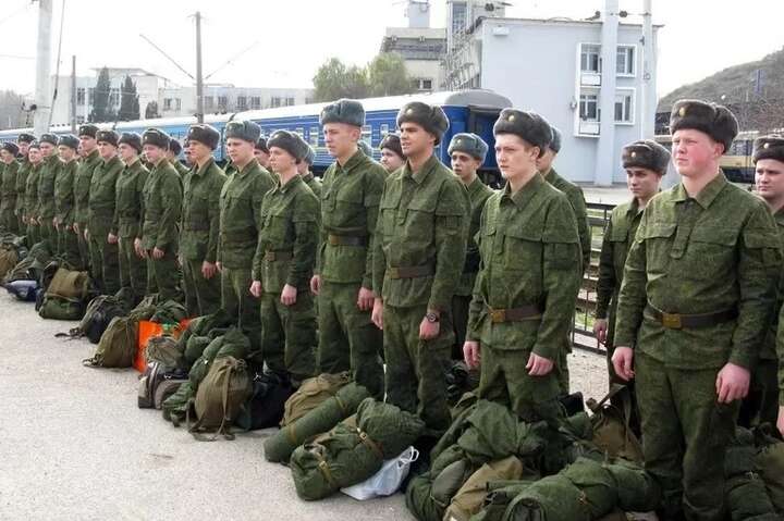 У Росії новобранців весняного призову можуть відправити на війну в Україну (документ)