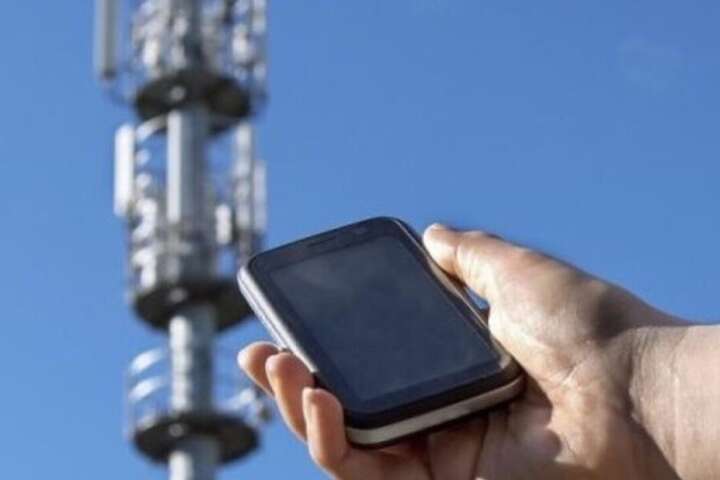 Мобільний зв'язок у Росії: влітку почнуться аварії, обладнання не вистачає 