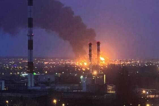 Після вибухів на складах у російському Бєлгороді горить нафтобаза (фото, відео)